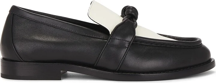 Bottega Veneta Astaire Flat in Black