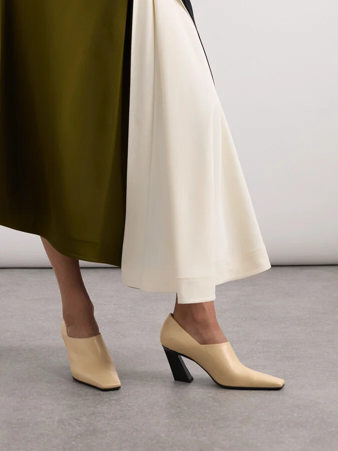 Bottega Veneta - Banzai Leather Pumps - Cream - Image 2