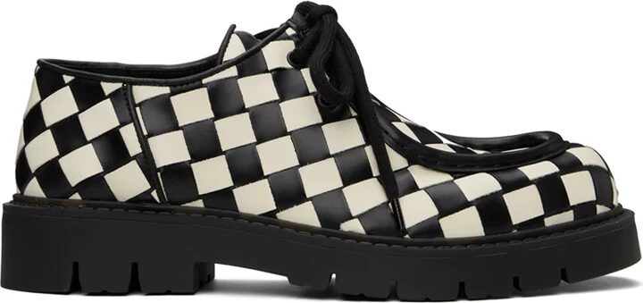 1061-BLACK-WHITE