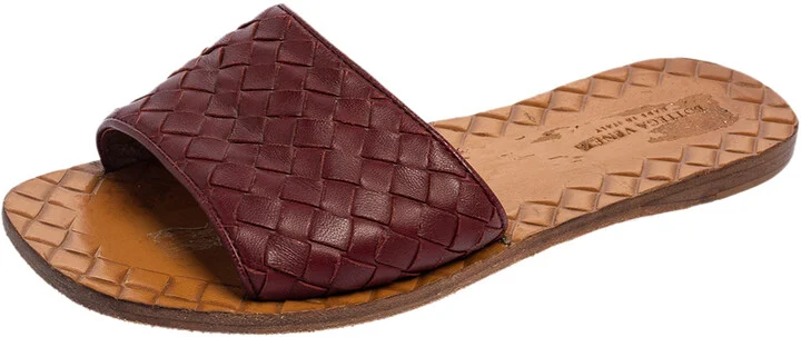 Bottega Veneta Burgundy Intrecciato Leather Flat Slides Size 34.5