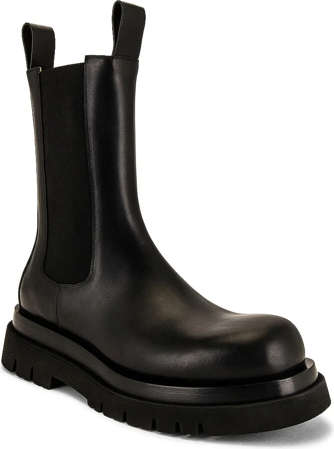 Bottega Veneta Chelsea Boot in Black - Image 2