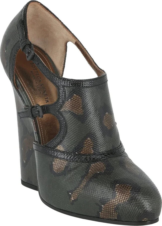 Bottega Veneta Chunky Heel Almond Toe Leather Pump