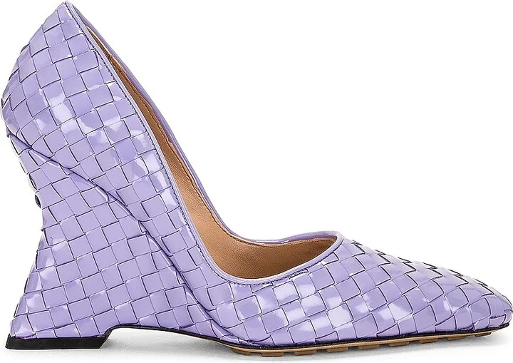 Bottega Veneta Comet Pump in Purple