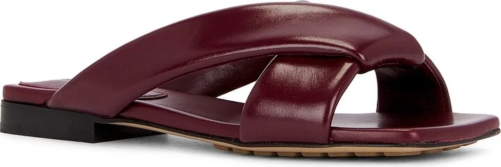 Bottega Veneta Flat Sandal in Bugundy,Wine - Image 2
