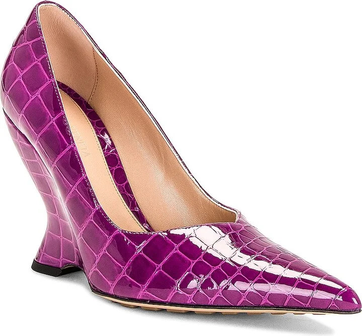 Bottega Veneta Gloss Croc Pumps in Purple - Image 2