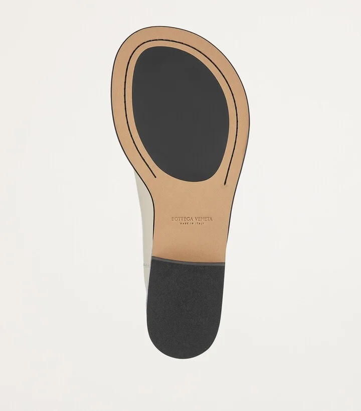 Bottega Veneta Leather Cliff Chelsea Boots - Image 4