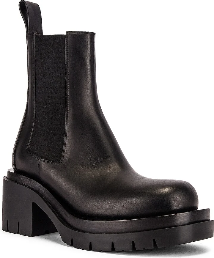Bottega Veneta Lug Ankle Boots in Black - Image 2