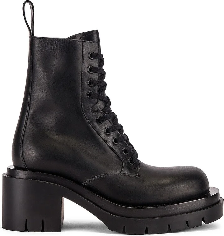 Bottega Veneta Lug Lace Up Ankle Boots in Black