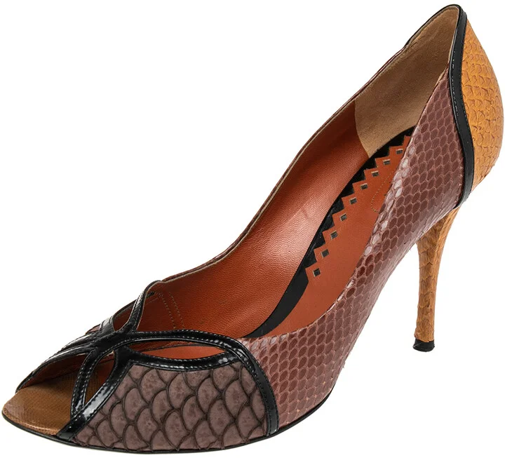 Bottega Veneta Multicolor Snakeskin Embossed Leather And Patent Leather Peep Toe Pumps Size 41