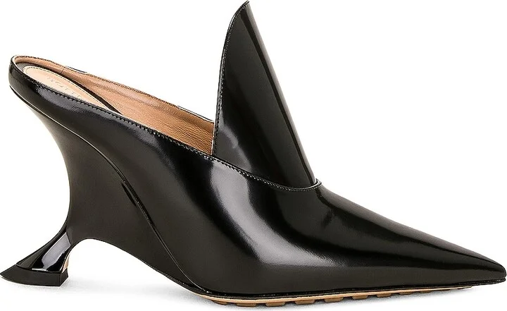 Bottega Veneta Rocket Pumps in Black