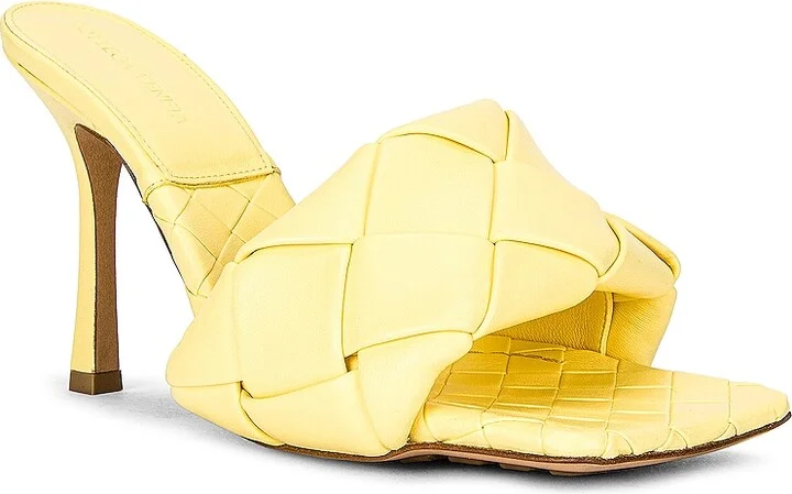 Bottega Veneta The Rubber Lido Sandals in Yellow - Image 2