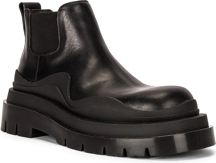 Bottega Veneta The Tire Ankle Boots in Black - Image 2
