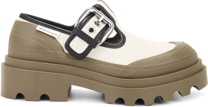 Bottega Veneta Trek Flat in Taupe,White