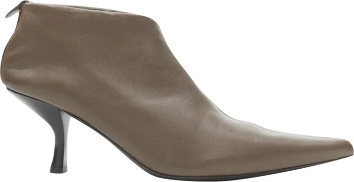 Bourgeoise Stretch taupe pointy curved heel low bootie