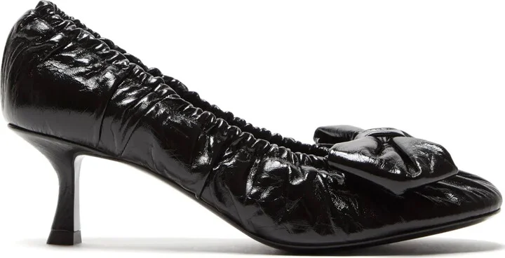 Bow-Detail Pumps