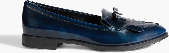 Bow-detailed fringed glossed-leather loafers