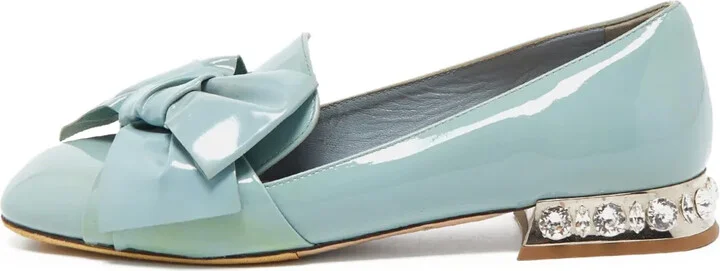 Bow-Detailed Pumps