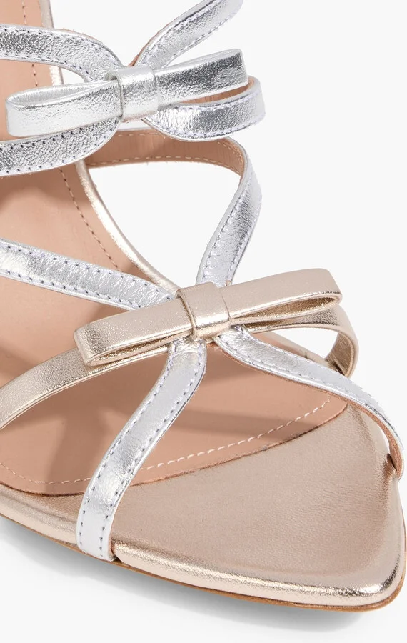 Bowrama 90 bow-detailed metallic leather mules - Image 4