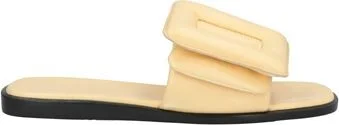 Pastel yellow