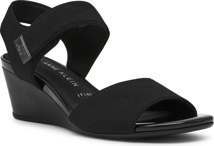 Branda Wedge Sandal
