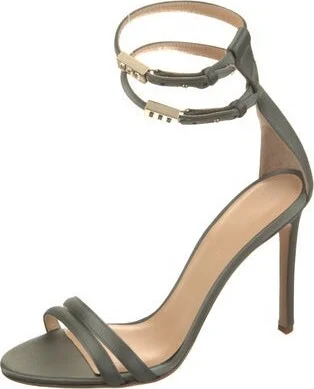 Brandon Maxwell - Image 2