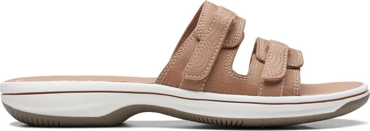 Breeze Piper in Beige Synthetic