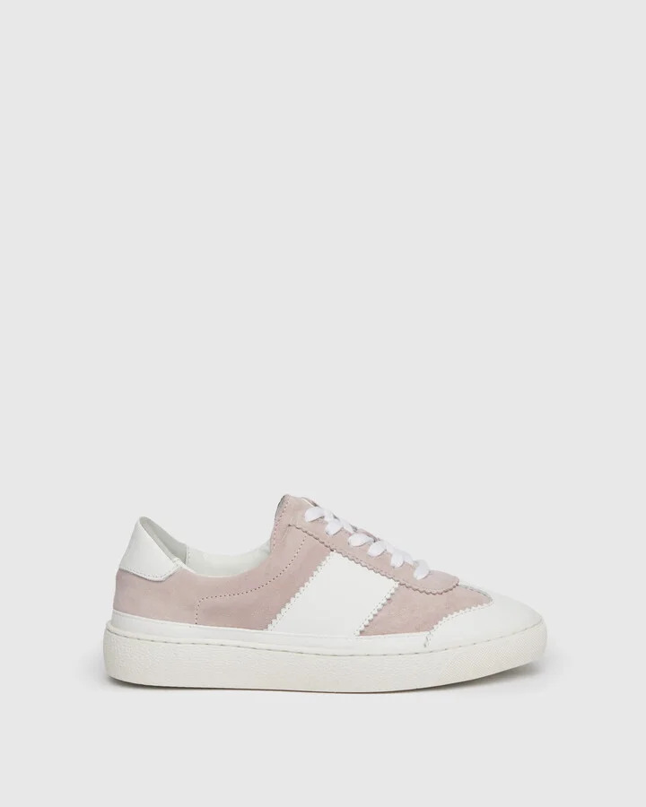 Brie Sneaker