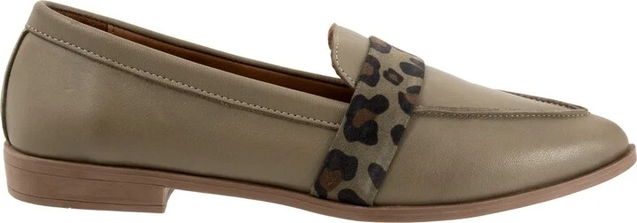 Bristol Pointed Toe Loafer - Image 3