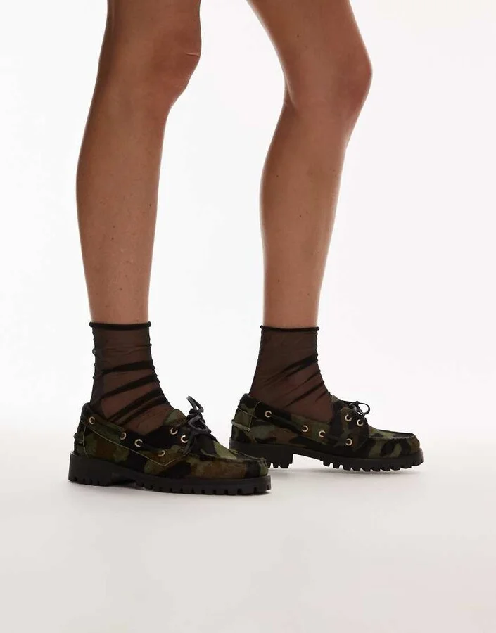 Bronx Sie-nna boat shoes in khaki camo pony hair leather