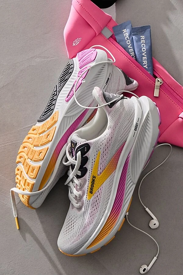 Brooks Ghost 17 Sneakers - Image 5