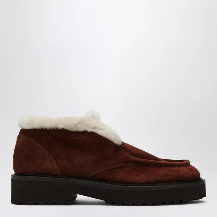 Brown suede moccasin with fur