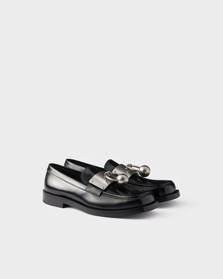 Brushed leather loafers with metal ring