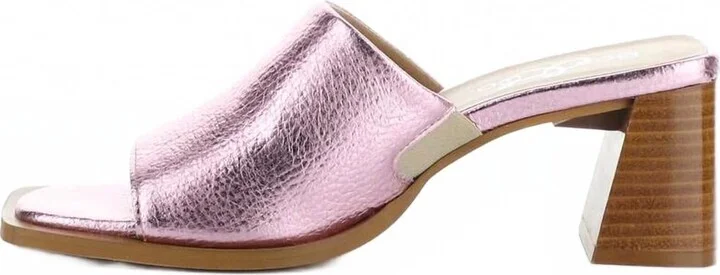 Bryn Slip-On Sandal In Lilac