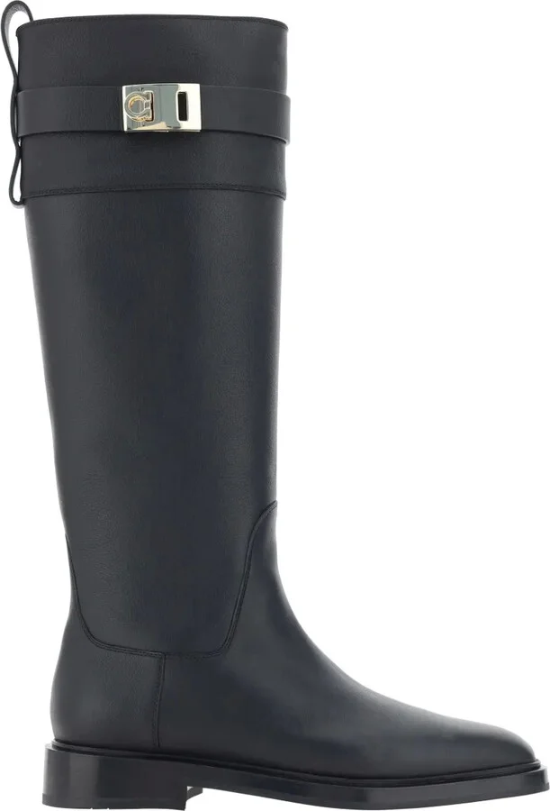 Buckle-detailing boots