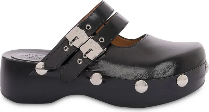 Buckle-Fastening Closed Clogs