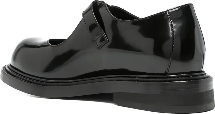 Buckle-Fastening Patent-Leather Pumps - Image 4