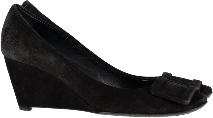 Buckle Wede Pumps in Black Suede