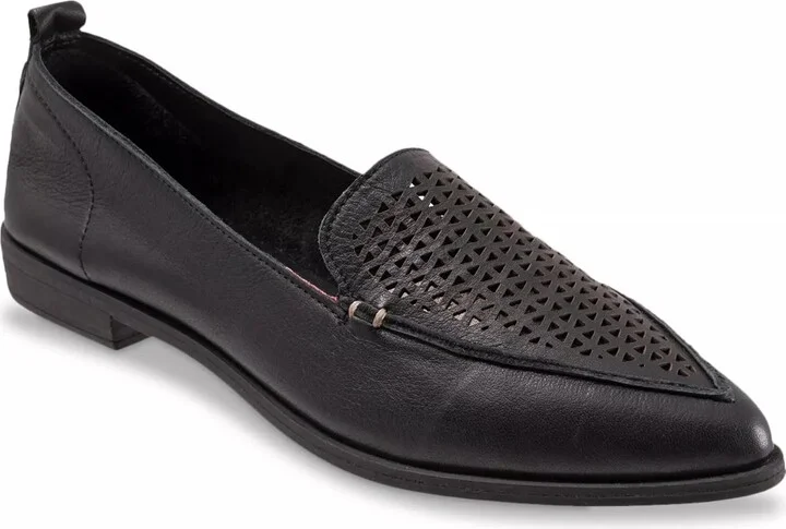 Bueno Blazey Flat