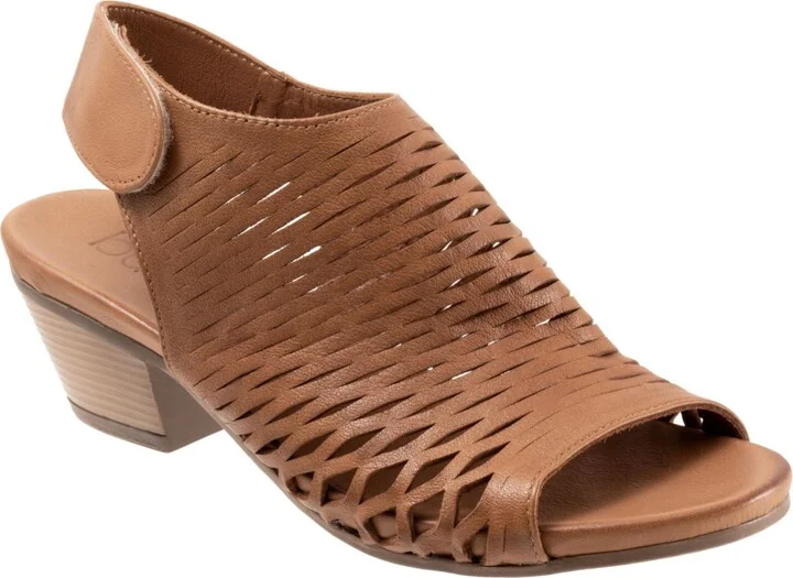 Bueno Lacey Pump