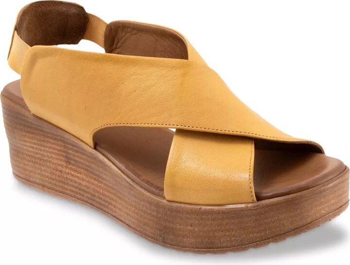 Bueno Naomi Wedge Sandal