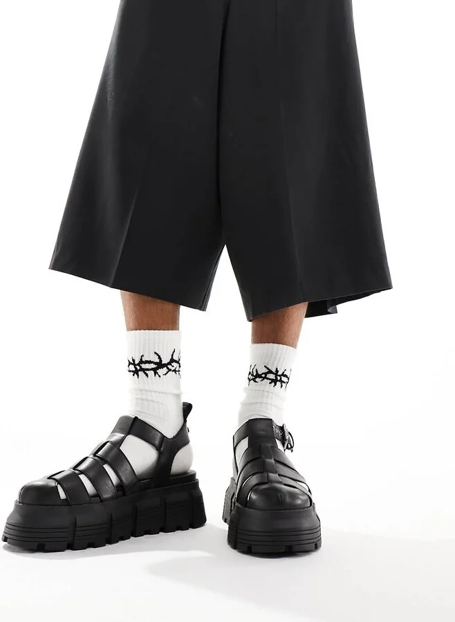 Buffalo Ava Fisher sandals in black - Image 4