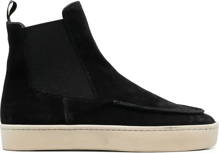 Bug pull-on ankle boots