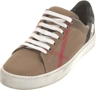Burberry - Image 2