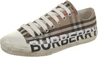 Burberry - Image 2