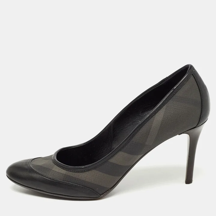 Burberry Black Check Canvas and Leather Round Toe Pumps Size 39