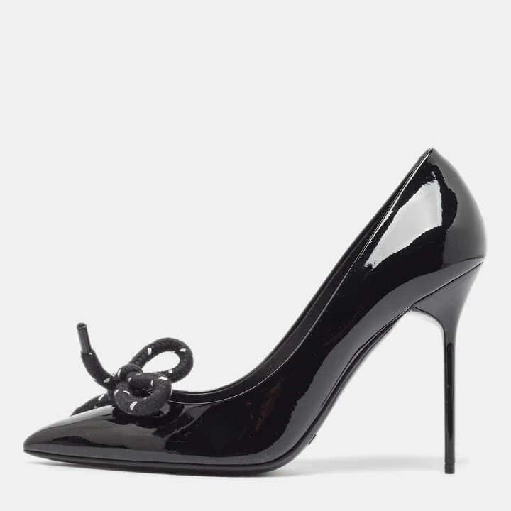 Burberry Black Patent Vaughan Pointed Toe Pumps Size 40