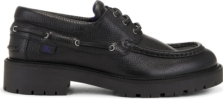 Burberry Boat Shoe in Black