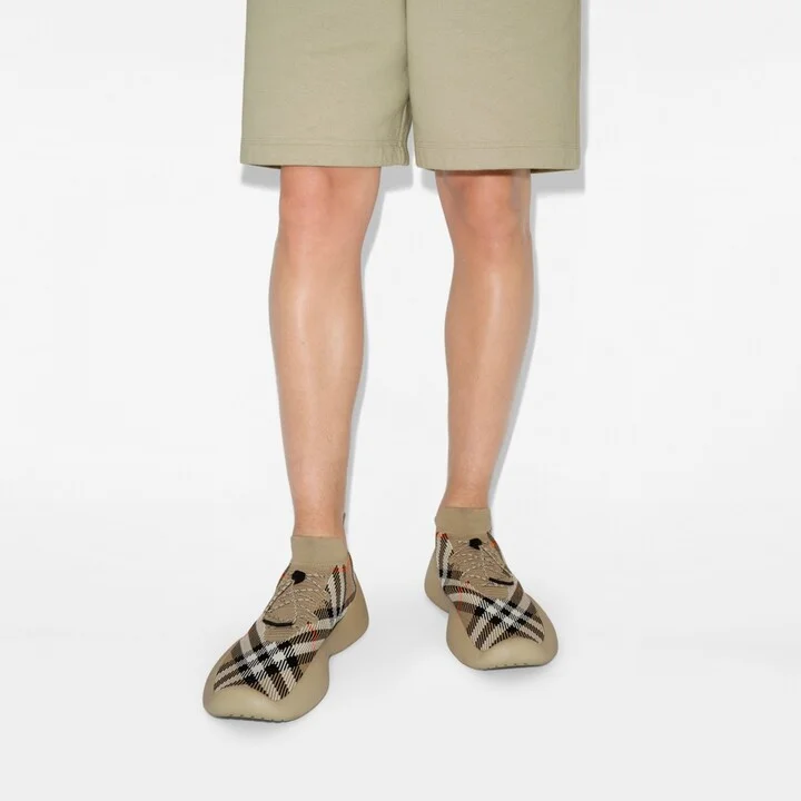 Burberry Check Knit Neptune Sneakers Size: 40 - Image 2