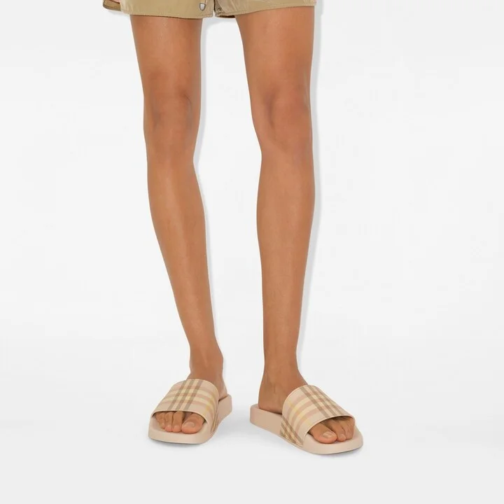 Burberry Check Slides Size: 35 - Image 2