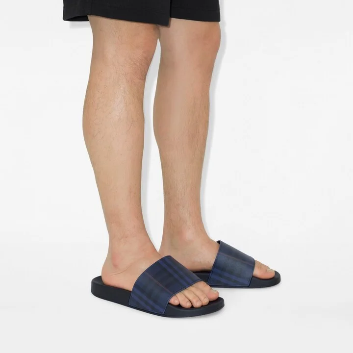 Burberry Check Slides Size: 40 - Image 2